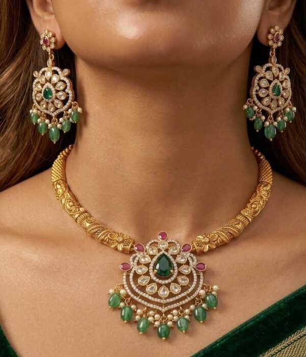 Emerald Royale Heritage Necklace Set