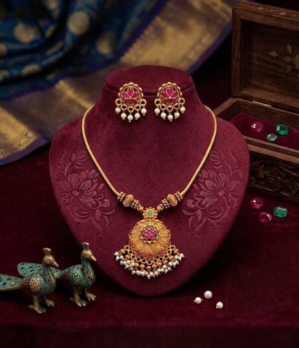 Anvika Pendant Jewellery Set