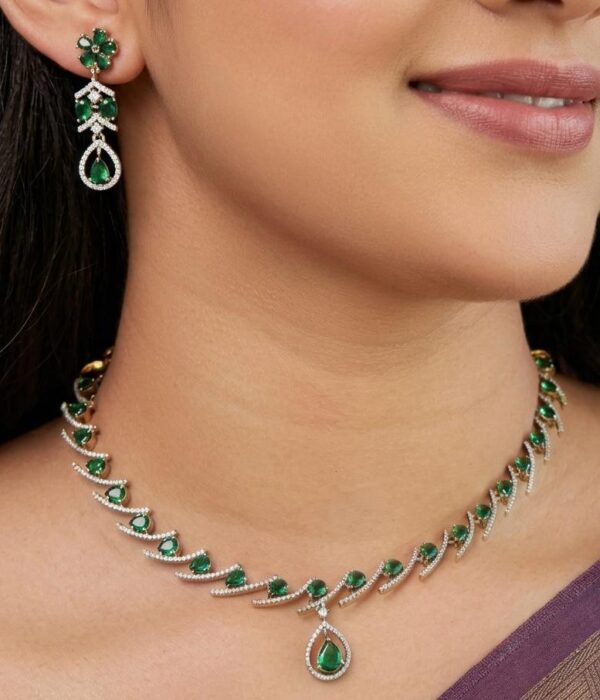 Emerald Bloom Jewellery Set