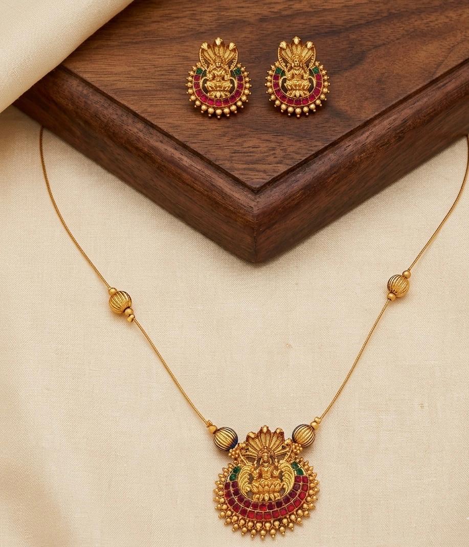 Divine Aura Pendant Set