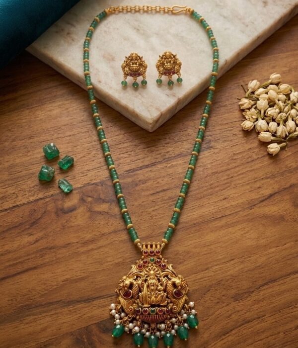 Emerald Bead Divine Pendant Necklace Set
