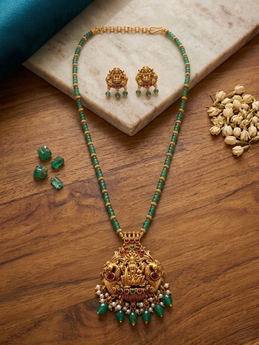 Emerald Bead Divine Pendant Necklace Set