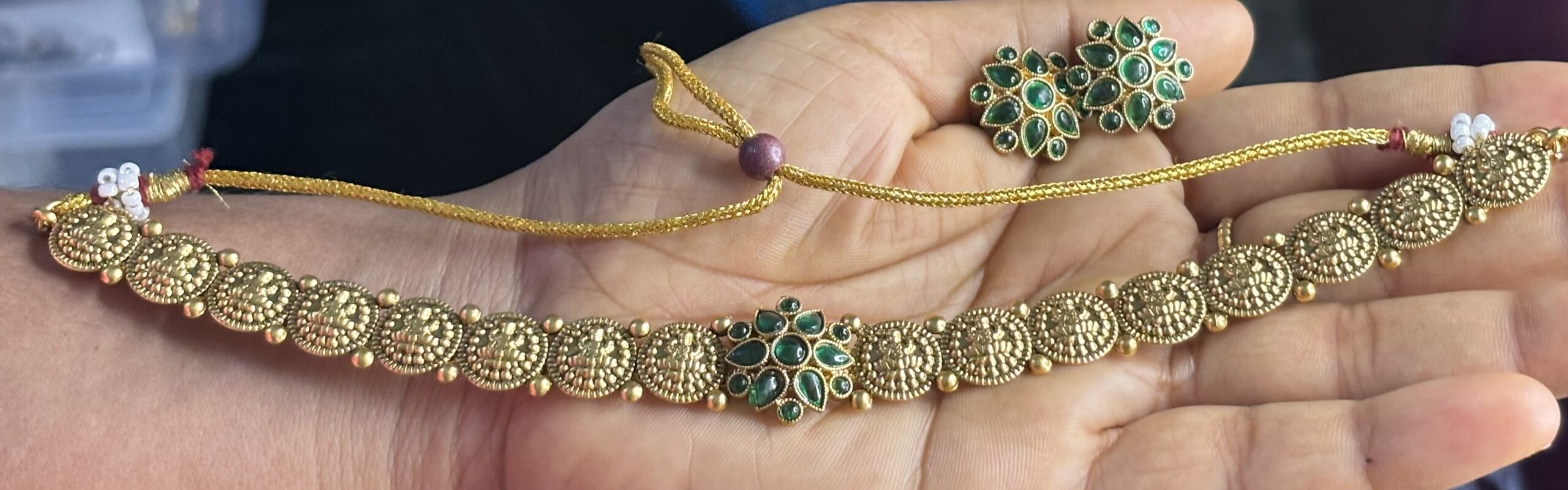 Emerald Bloom Antique Choker Set