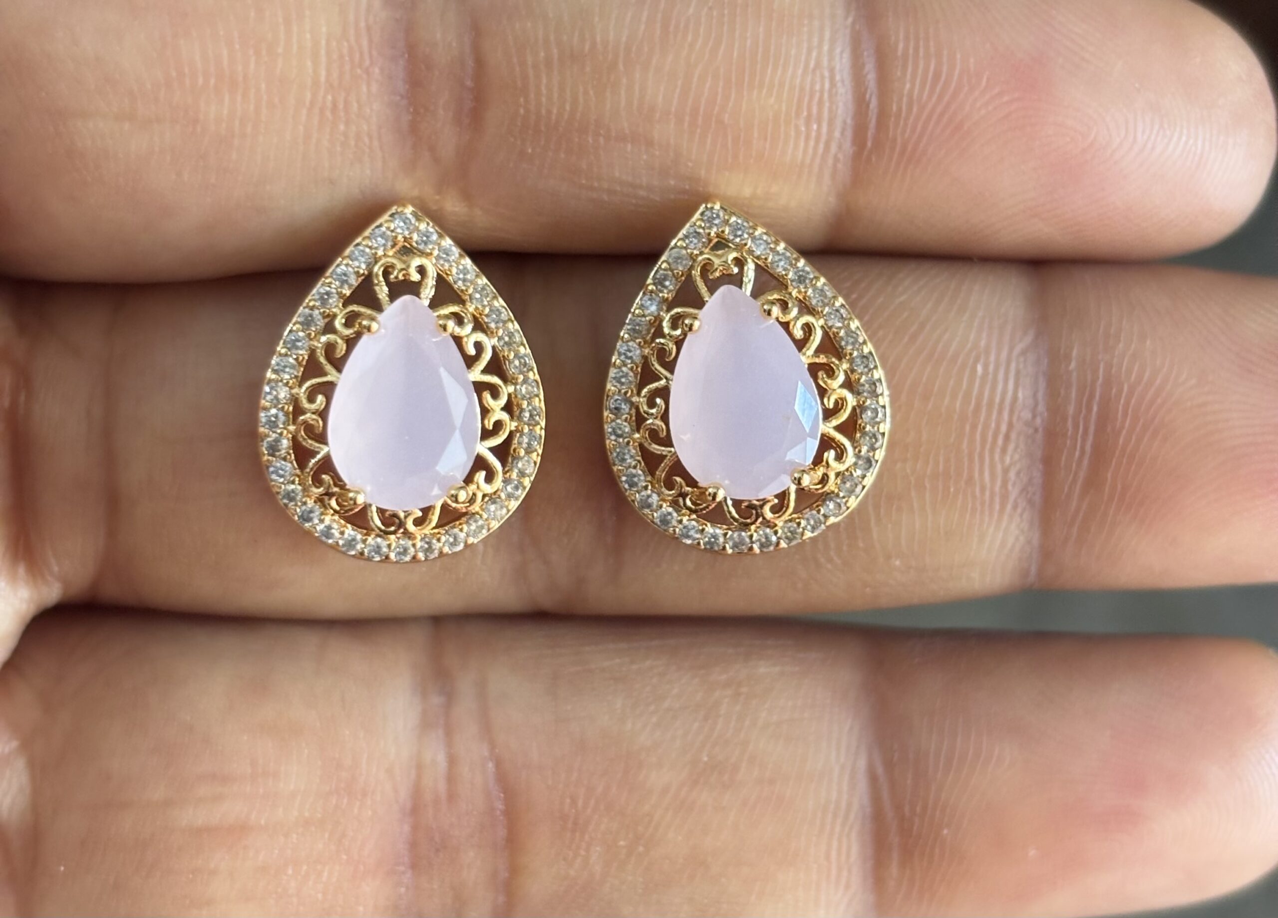 Lavender Teardrop Elegance