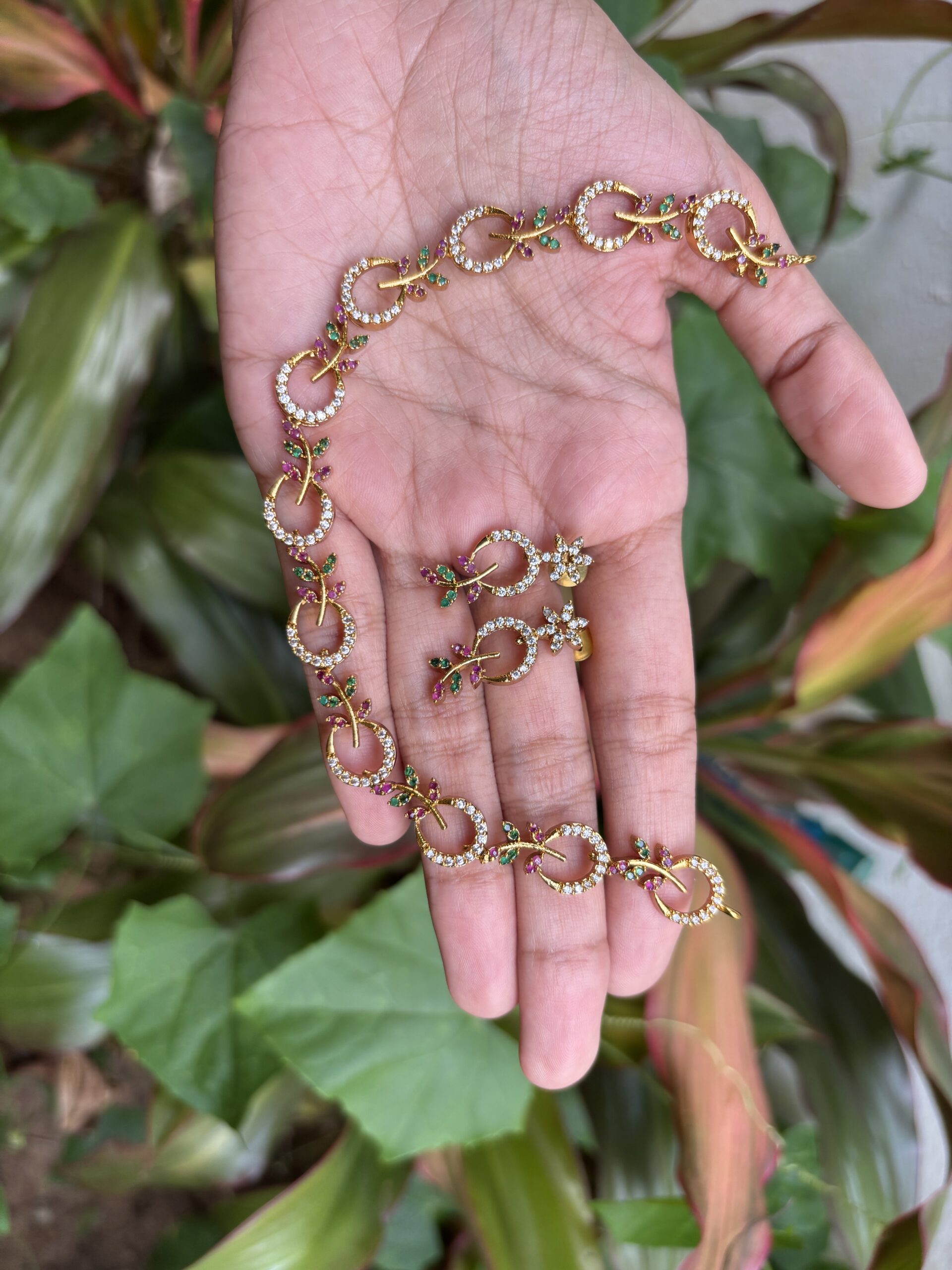 Elara Leaf Necklace Set