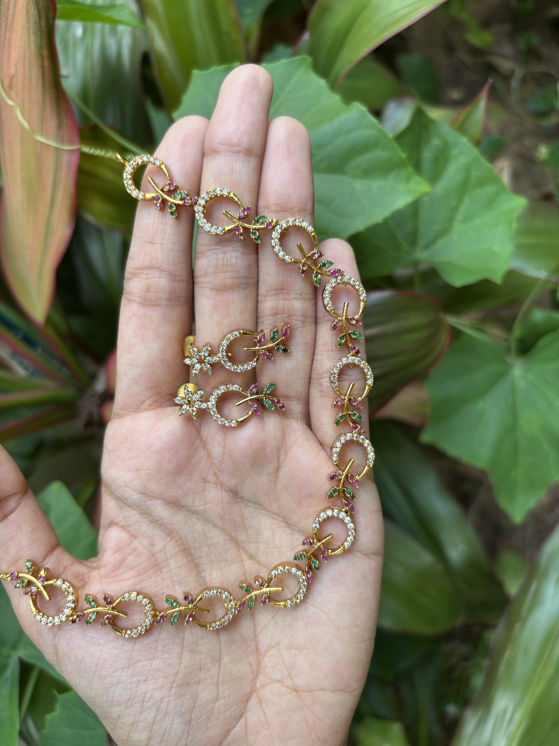 Elara Leaf Necklace Set