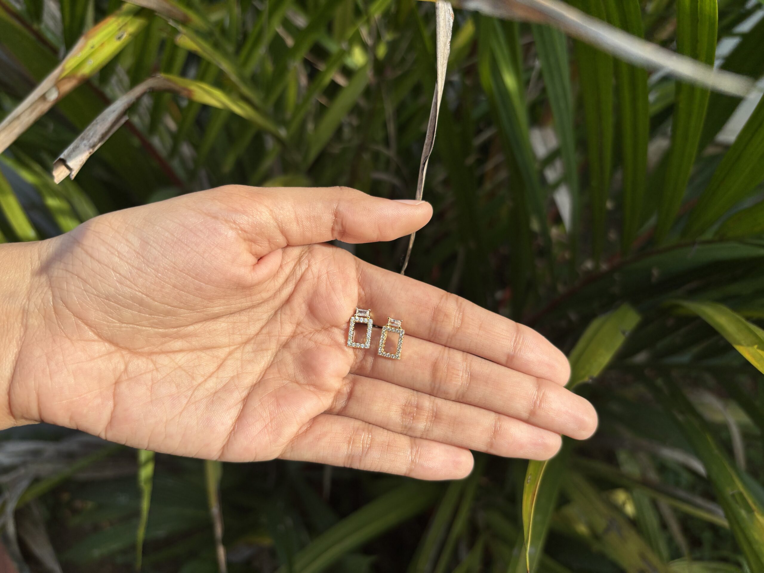 Regal AD Stone Studs