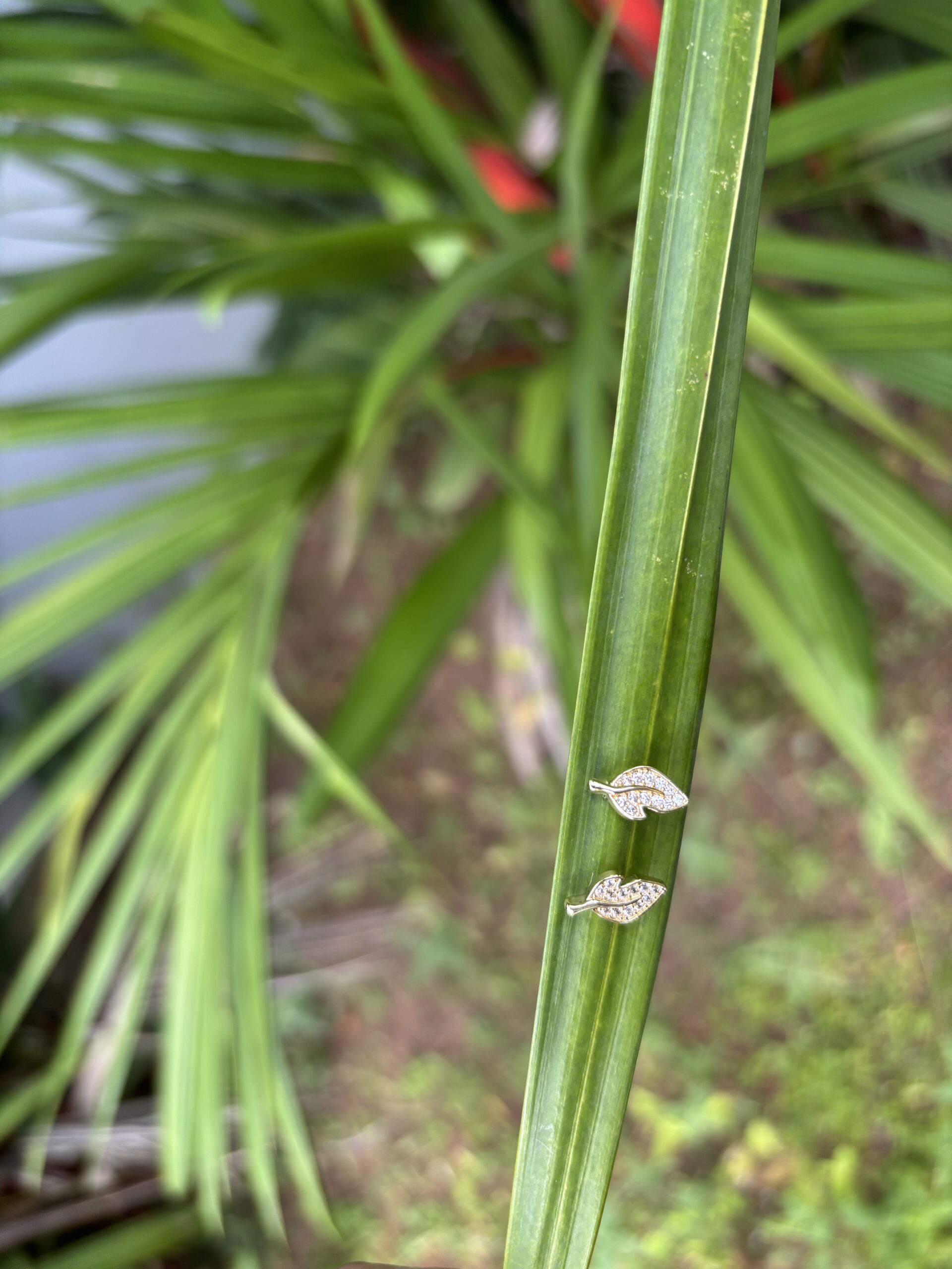 Golden Leaf Stone Stud