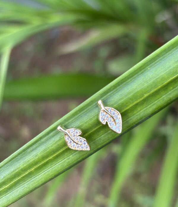 Golden Leaf Stone Stud