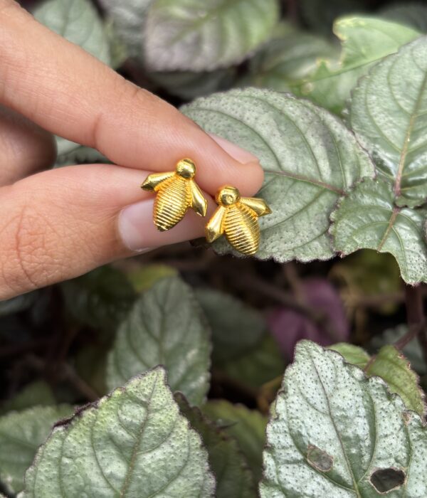 Golden Honey Bee Stud