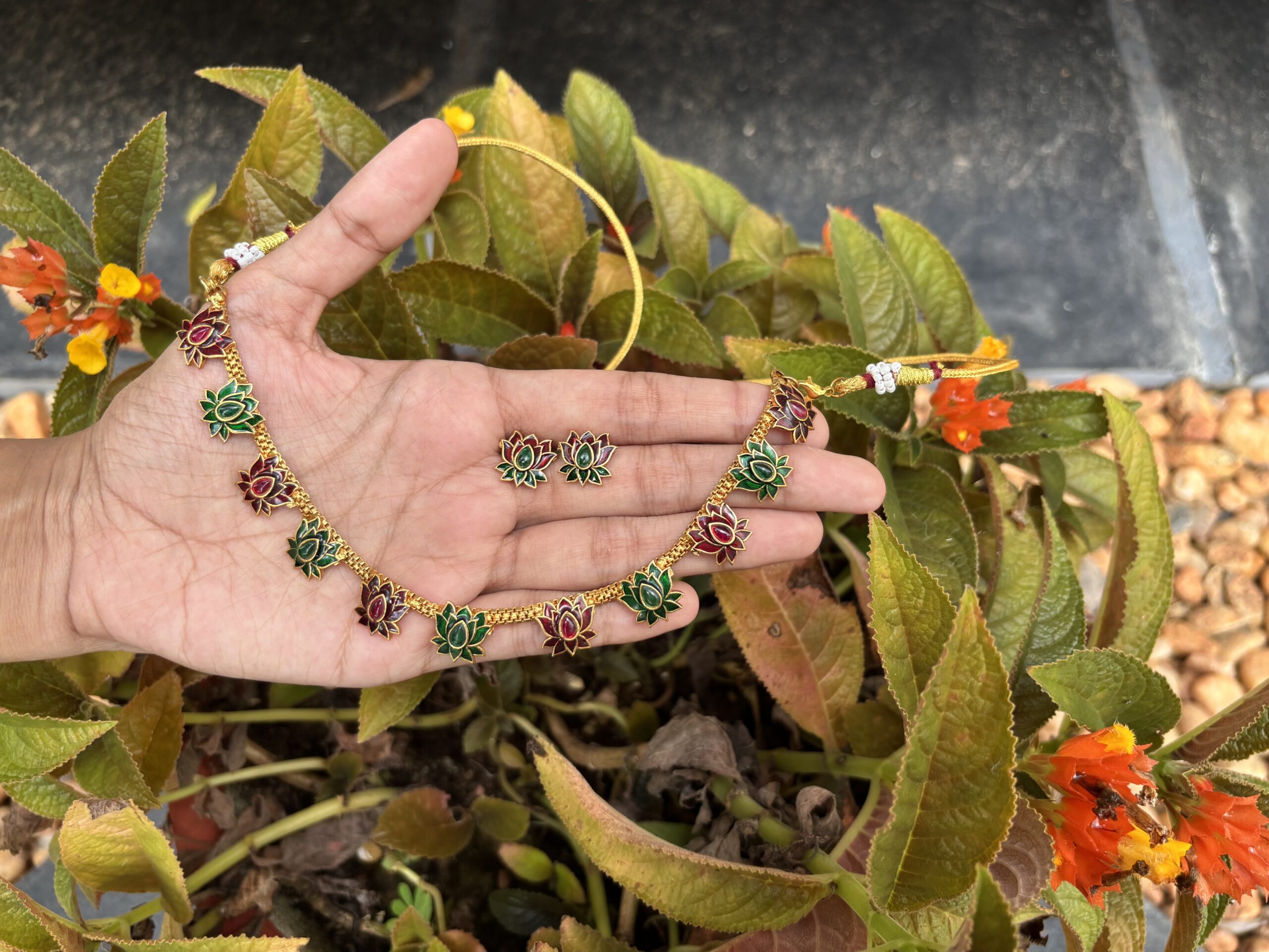 Kamala Vaibhav Short Neckpiece With Earring