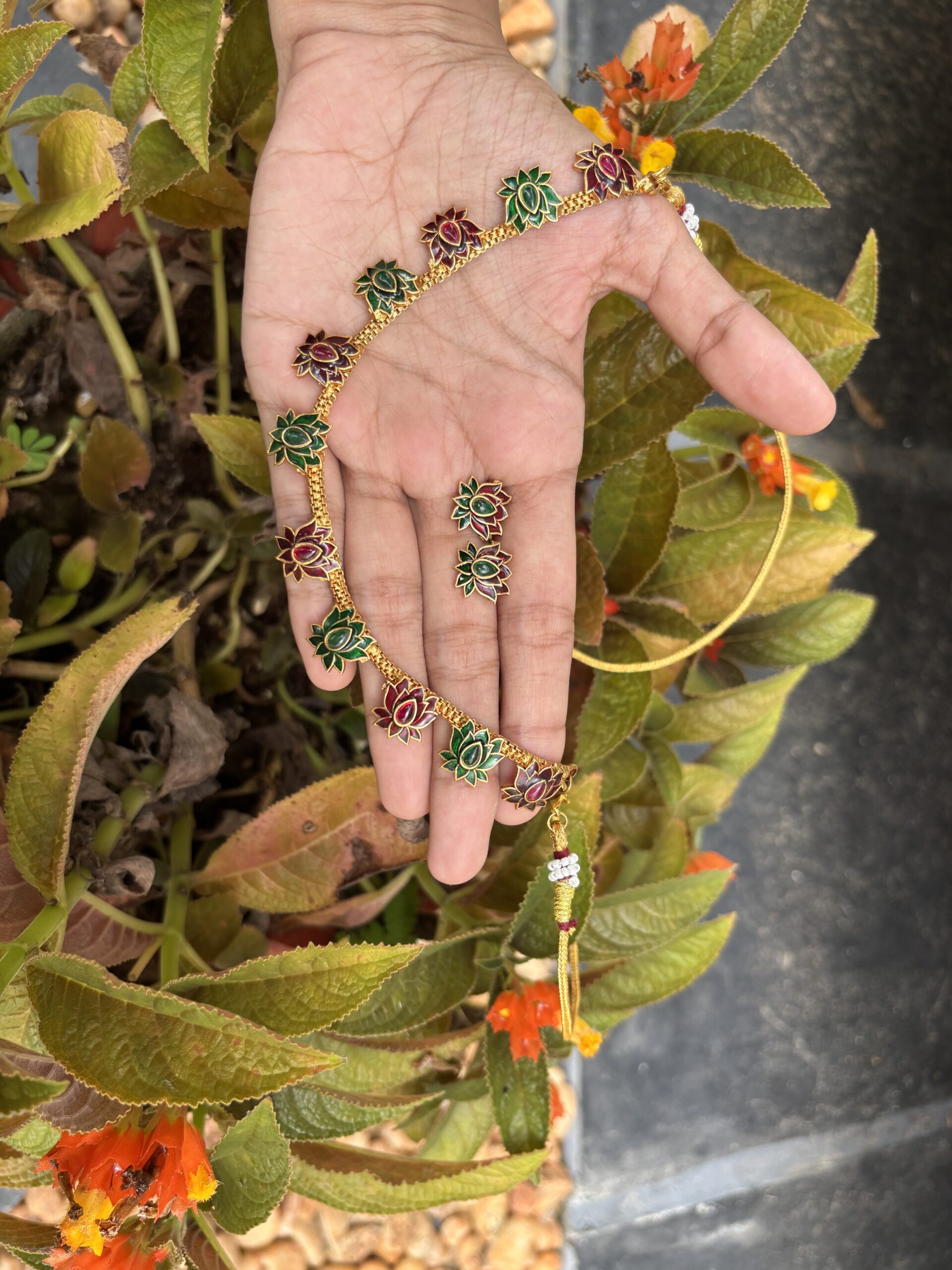 Kamala Vaibhav Short Neckpiece With Earring