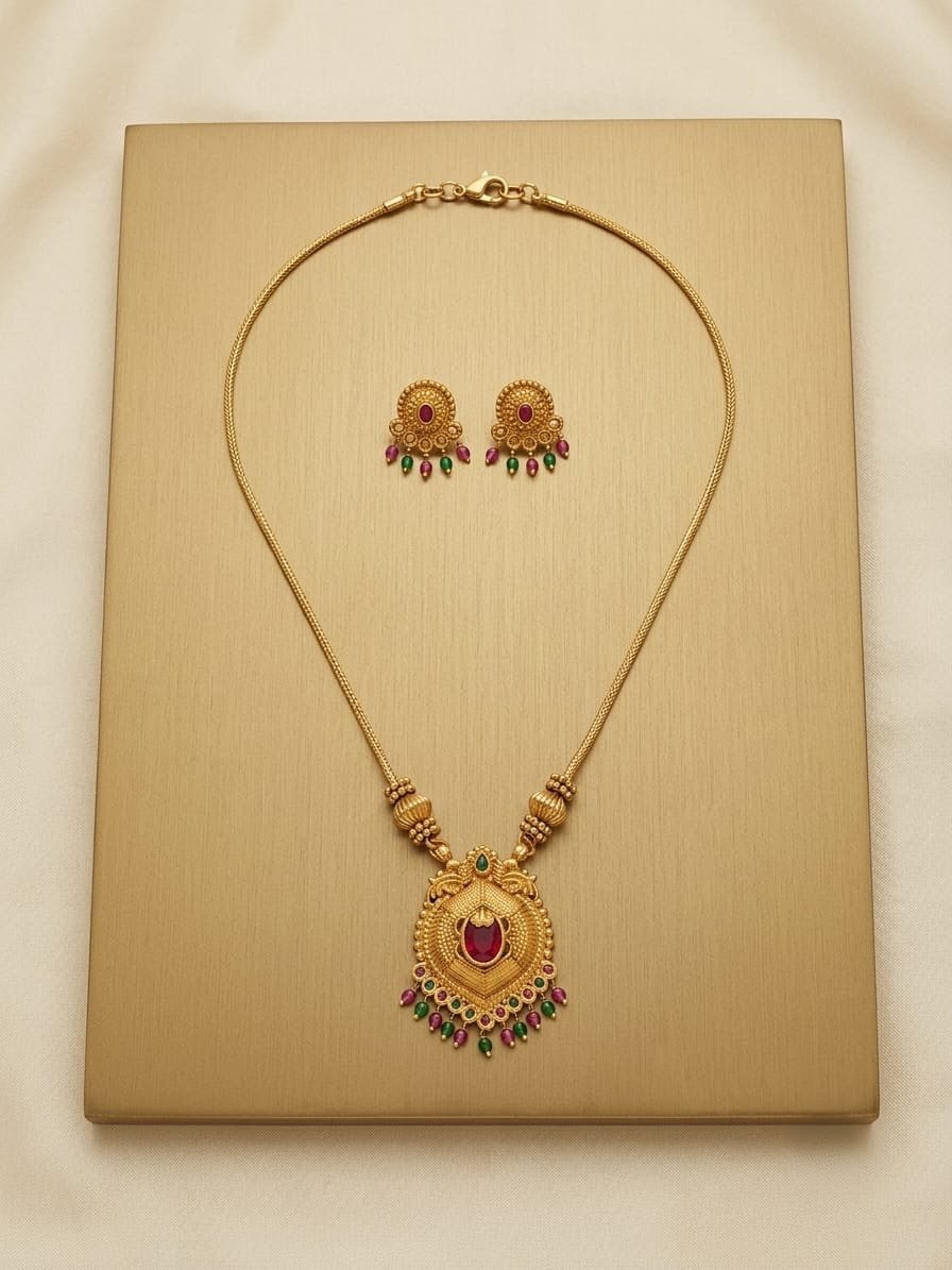 Regal Raga Pendant Set